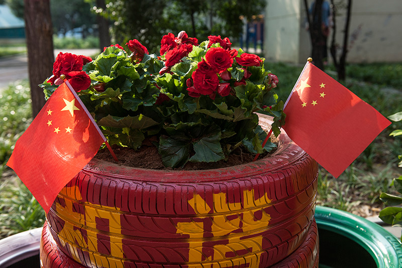 8ְ��������һ��Ư���ľ����ߣ��Ͽ������ķֹ�˾�����ѣ�.jpg